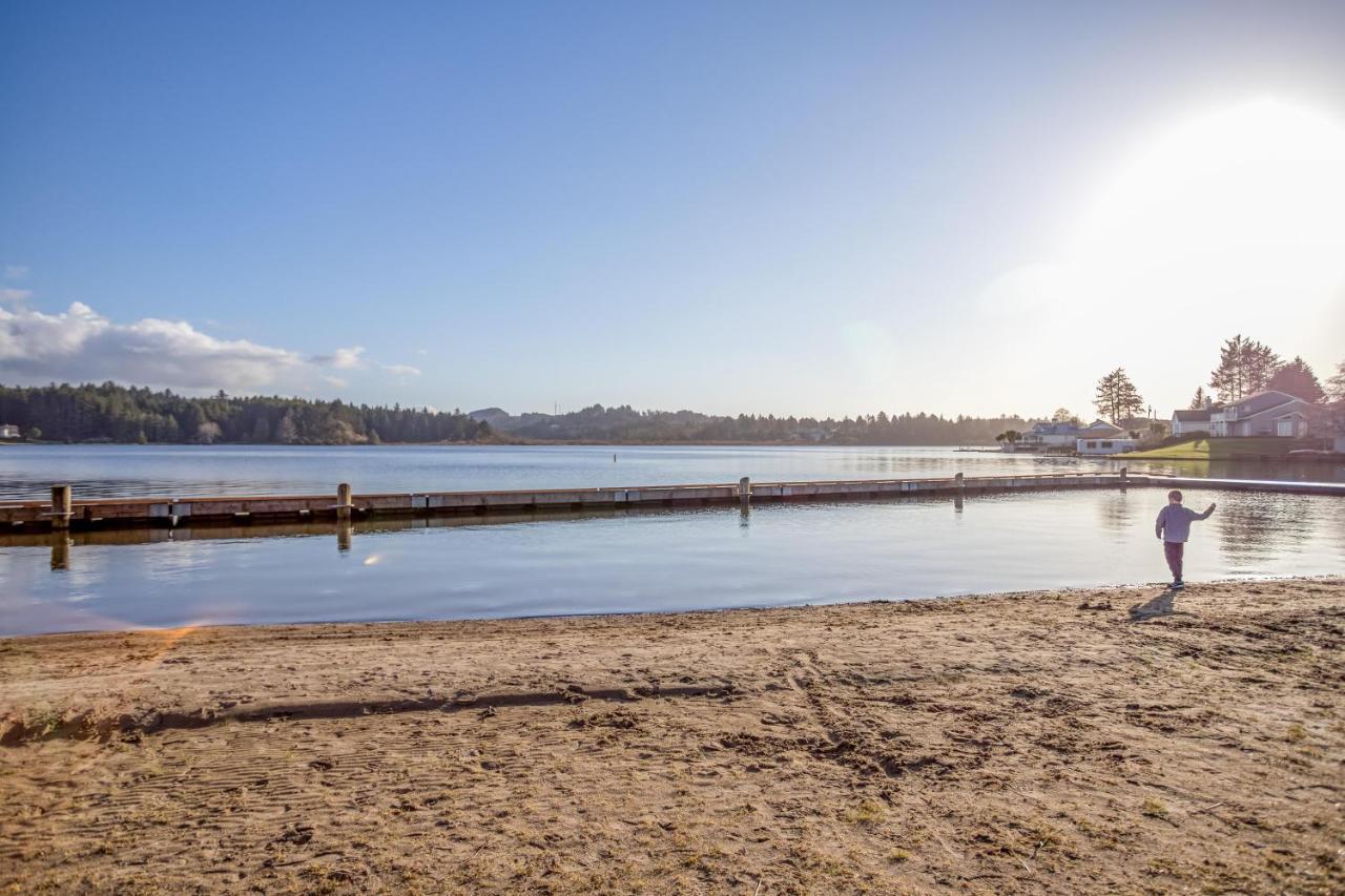 Regatta Park Lake House Lincoln City Eksteriør bilde